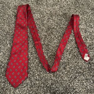 Hathaway Red/Blue/White Paisley Pattern Neck Tie Men’s Accessory Silk